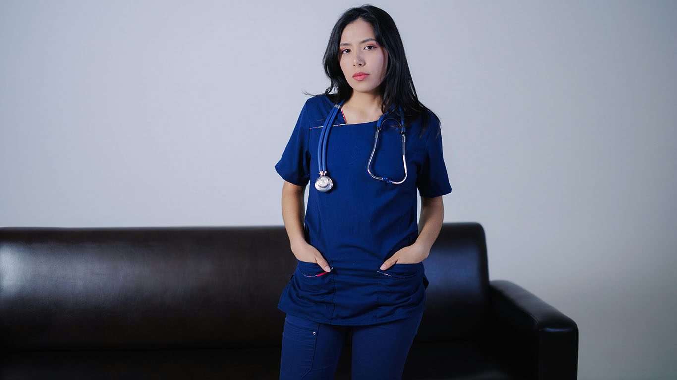 What Makes The Most Comfortable Medical Scrubs Ideal For Long Shifts