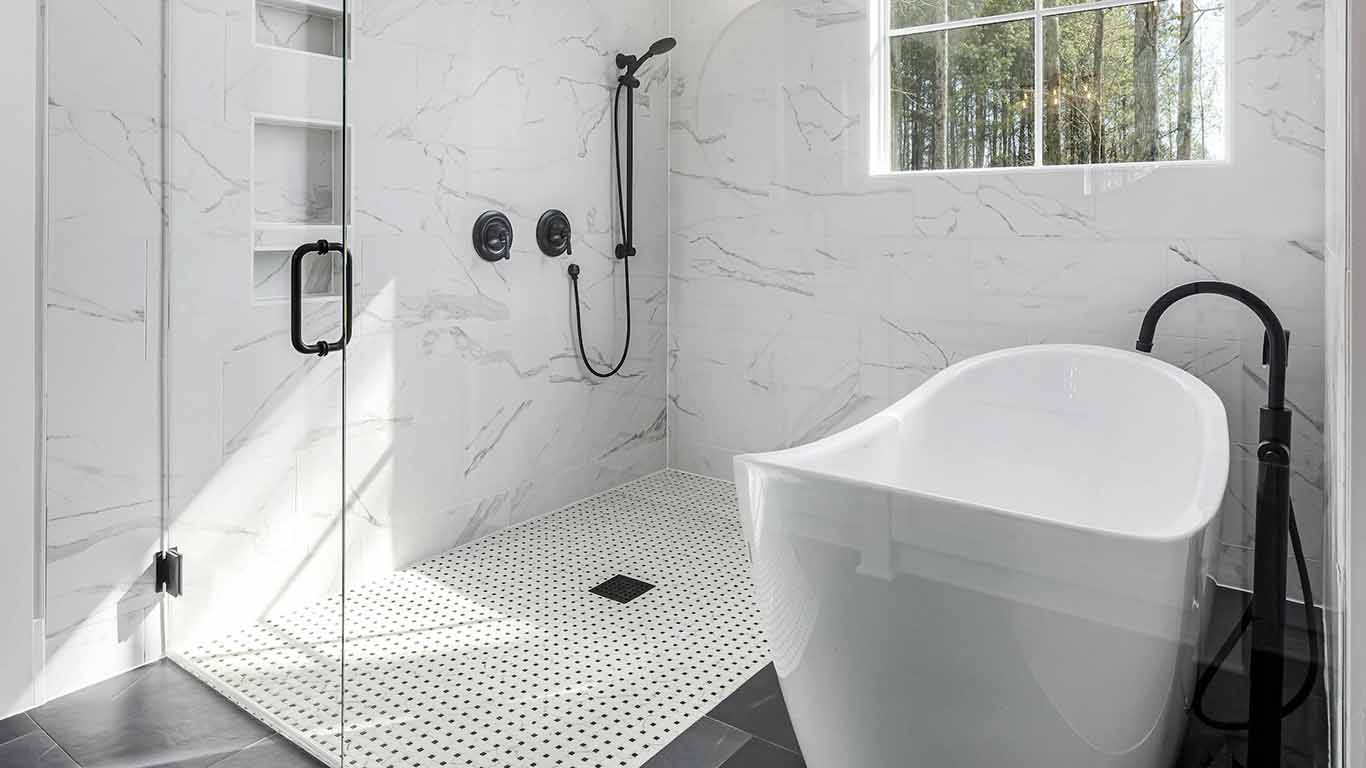 How Buyers Assess Tub And Shower Wall Panels For Durable Bathroom Performance
